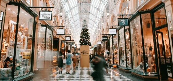 holiday, scams, AI, retail, customer,